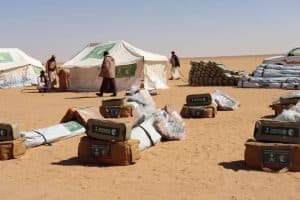 المملكة توزع مواد إيوائية للنازحين من الجوف لمديرية العبر في حضرموت