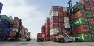 الجمارك تفسح بضائع بقيمة 562 مليار ريال منذ بداية كورونا