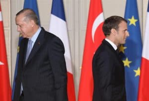 تركيا تندد بالعقوبات الأوروبية فيما أردوغان يسعى للتهدئة