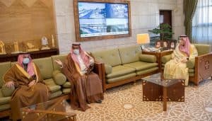 أمير الرياض يستقبل رئيس مجلس إدارة النادي الأدبي بالمنطقة