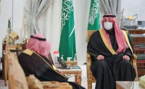 أمير الحدود الشمالية يستقبل مدير فرع هيئة الزكاة والدخل بالمنطقة
