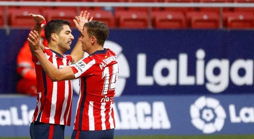 سواريز يقود أتلتيكو إلى قمة الدوري الإسباني