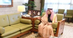أمير الرياض يستقبل رئيس محكمة الأحوال الشخصية بالمنطقة