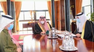 أمير تبوك يطلع على تقرير عن المواقع الاستثمارية ومشاريع أنسنة المدن