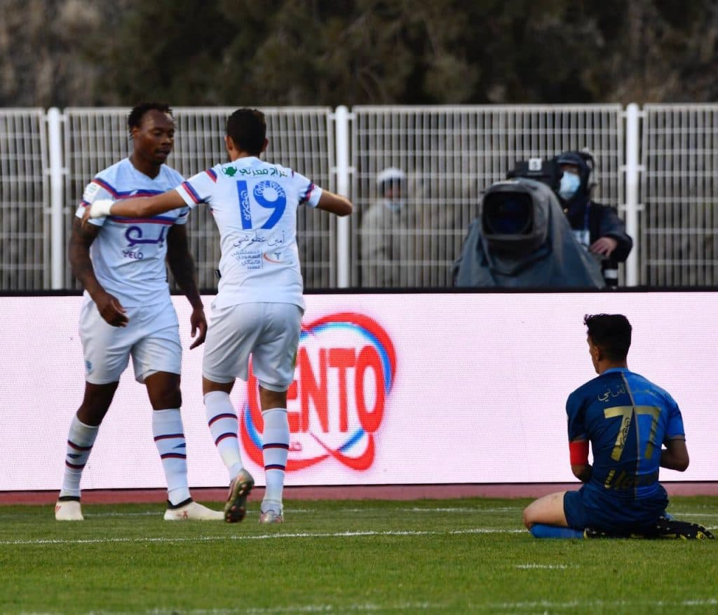 أبها يتغلب على العين في دوري المحترفين