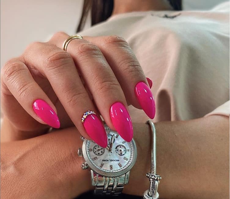 pink-nails-2021-4