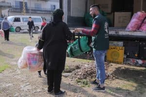 مركز الملك سلمان يواصل توزيع كسوة الشتاء للاجئين والمحتاجين في لبنان