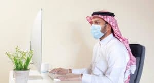 قصر وظائف خدمة العملاء للعمل “عن بعد” على السعوديين