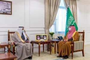 أمير الحدود الشمالية يدشن مشروعات صحية بالمنطقة