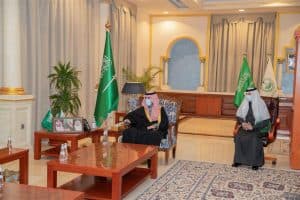 أمير الجوف يستقبل مدير الدفاع المدني بالمنطقة