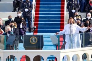 ليدي غاغا وجنيفر لوبيز في إطلالة لافتة خلال تنصيب بايدن