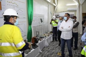 الخريف يتفقد منجم مهد الذهب