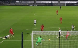 ليفربول يحقق فوزه الاول في ست مباريات