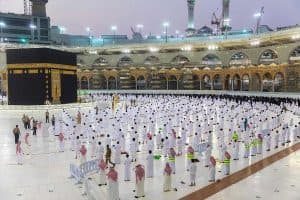 شؤون الحرمين تكثف الإجراءات الاحترازية في أرجاء المسجد الحرام