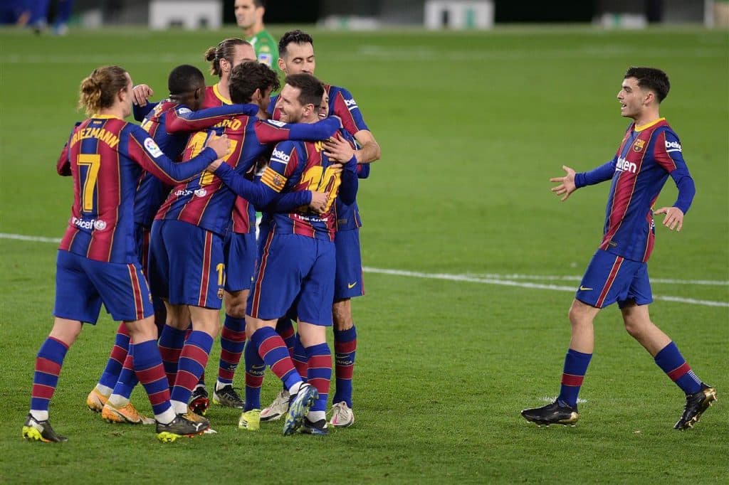 برشلونة يتجاوز مضيفه ريال بيتيس بصعوبة