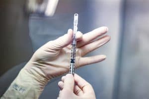 الصحة العالمية تجيز لقاح استرازينيكا بعد جدل حول فاعليته