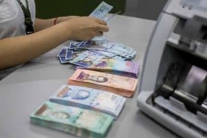 ارتفاع معدل التضخم إلى نحو 3000% في فنزويلا