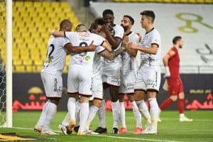 الشباب يؤكد صدارته برباعية في النصر