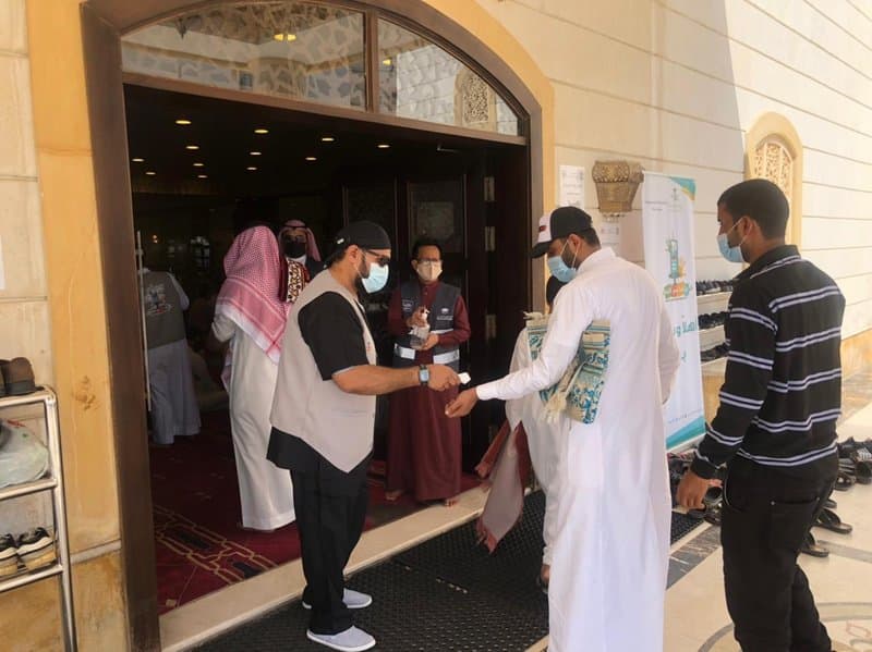 “الشؤون الإسلامية” تغلق 5 مساجد مؤقتًا بثلاث مناطق بعد ثبوت 7 حالات كورونا بين صفوف المصلين