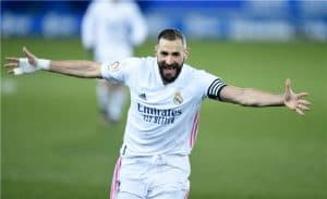 نكسة لريال مدريد بإصابة بنزيمة