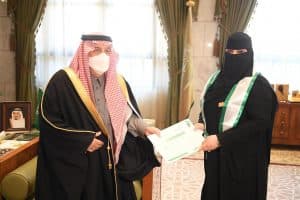 أمير الرياض يستقبل مدير تعليم المنطقة