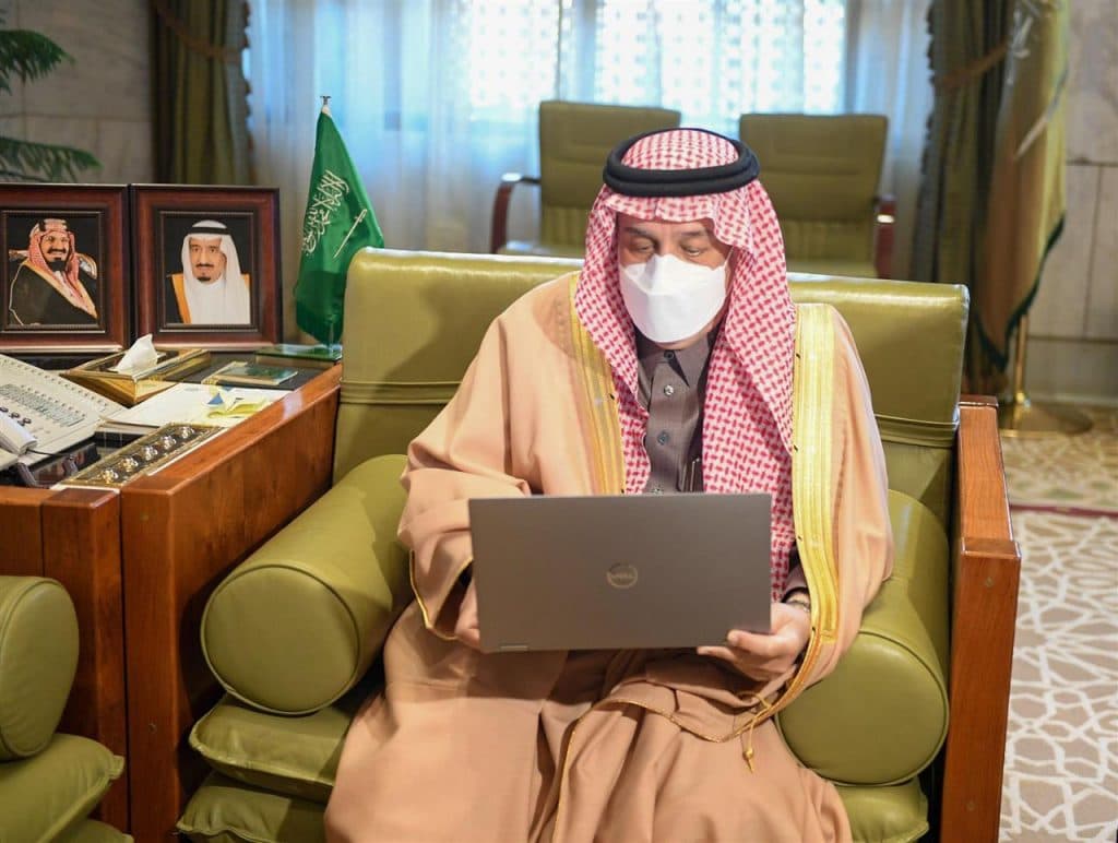 أمير الرياض يدشن فعالية “المشي صحة”