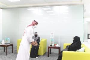مراكز لقاحات كورونا بتبوك تستقبل المسجلين عبر تطبيق “صحتي”