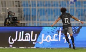 الهلال يحقق فوزا مثيرا على الرائد ويقلص فارق الصدارة