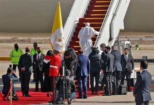 البابا يغادر العراق بعد زيارة تاريخية