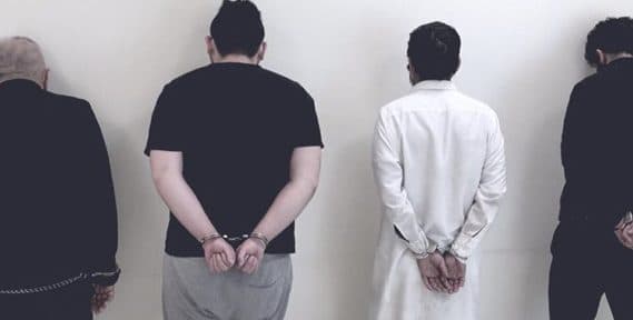القبض على مقيمين جمعوا 152 مليوناً بالنصب والاحتيال عبر المواقع الإلكترونية