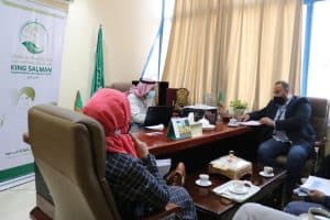 مركز الملك سلمان للإغاثة يطلع على مشروع تحسين وصول النازحين باليمن إلى الخدمات التعليمية
