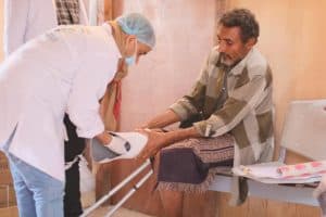 مركز الملك سلمان للإغاثة يواصل تقديم خدماته الطبية في اليمن