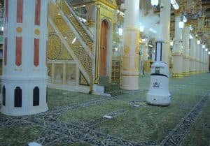 “الروبوت الذكي” ضمن الإجراءات الوقائية بالمسجد النبوي