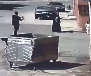 القبض على مواطن ومقيم اعتديا على مقيمة باكستانية وسلباها