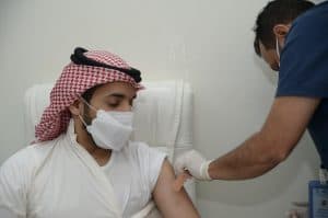 مراكز لقاحات كورونا بمكة تواصل إعطاء اللقاح للمسجلين عبر “صحتي”