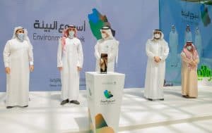 وزير البيئة والمياه والزراعة يكرم المراعي