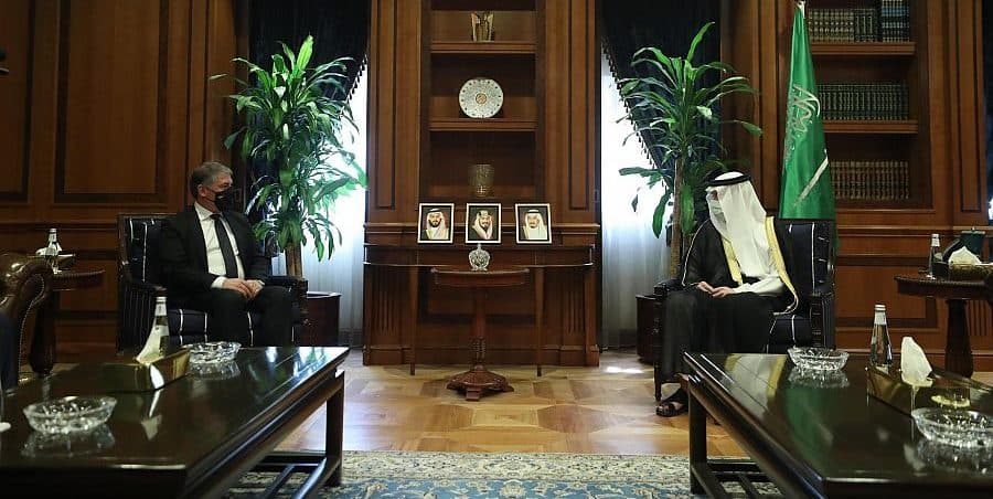 الجبير يستقبل السكرتير الدائم في الخارجية القبرصية وسفير باكستان بالمملكة