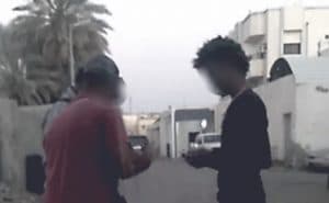 القبض على شخصين ظهرا في فيديو يروجان مخدرات بجدة
