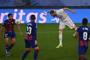 ريال مدريد يهزم إيبار ويقفز للمركز الثاني