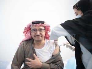 وزير التعليم يوجه بإعداد خطة زمنية لأخذ لقاح كورونا لمنسوبي التعليم