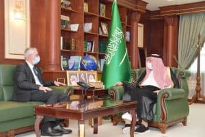 أمير جازان يستقبل سفير الدنمارك لدى المملكة