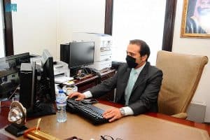 أبناء المملكة في الخارج بين أداء الواجب والحنين إلى الوطن