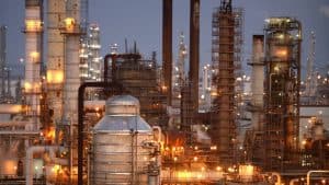 دعوة المصانع الواقعة خارج نطاق المدن والأراضي والمخططات الصناعية لتصحيح أوضاعها
