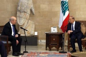 لودريان يلوّح بتشديد العقوبات على مسؤولين لبنانيين لمنع “انتحار جماعي”