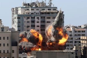 قلق دولي حيال القصف الإسرائيلي على مدنيين ووسائل إعلام في غزة