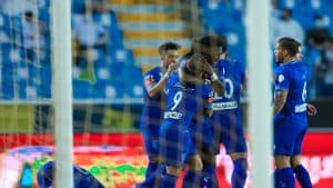 الهلال يتوج بلقب الدوري بفوزه على التعاون