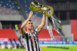 رونالدو يصبح أول لاعب يُتوج هدافا في ثلاث بطولات أوروبية كبرى
