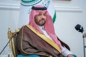 أمير الحدود الشمالية يؤكد أهمية تقديم أفضل الخدمات لأهالي المنطقة