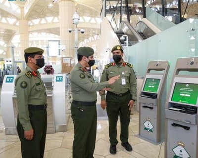 “الجوازات” تدعو القادمين من غير السعودين لتسجيل اللقاحات إلكترونيًا