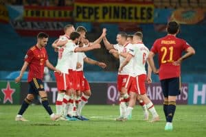 إسبانيا في موقف حرج في كأس أوروبا بعد تعادلٍ ثانٍ امام بولندا